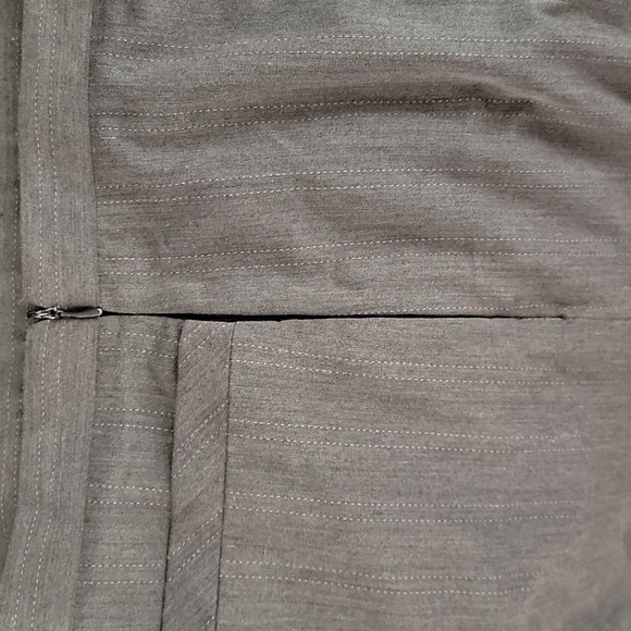 Hillard and Hanson Size 12 Pleated Skirt - Picture 9 of 10